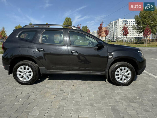 Черный Рено Дастер, объемом двигателя 1.6 л и пробегом 22 тыс. км за 17250 $, фото 3 на Automoto.ua