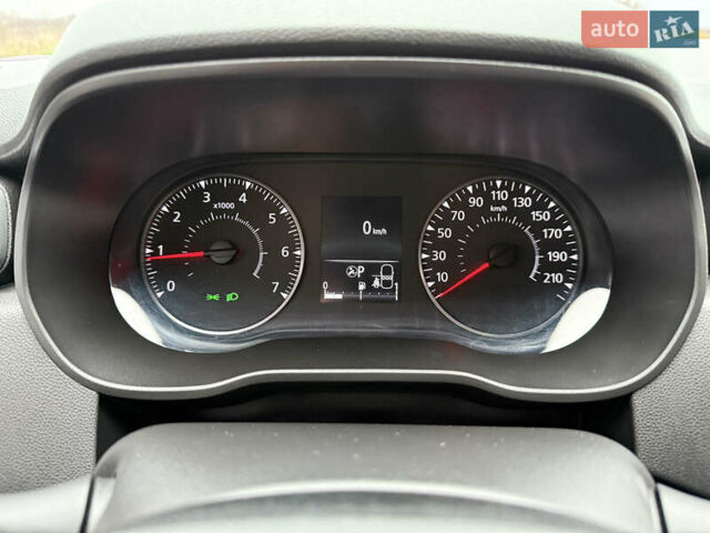 Чорний Рено Дастер, об'ємом двигуна 1.5 л та пробігом 45 тис. км за 18900 $, фото 23 на Automoto.ua