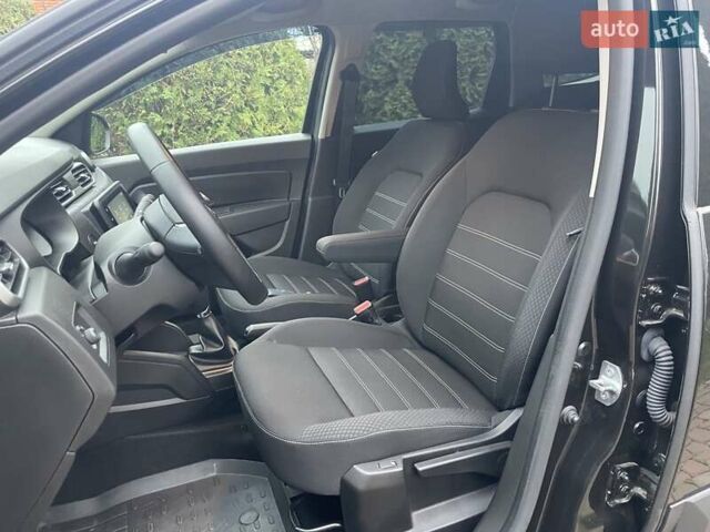 Чорний Рено Дастер, об'ємом двигуна 1.5 л та пробігом 36 тис. км за 21500 $, фото 11 на Automoto.ua
