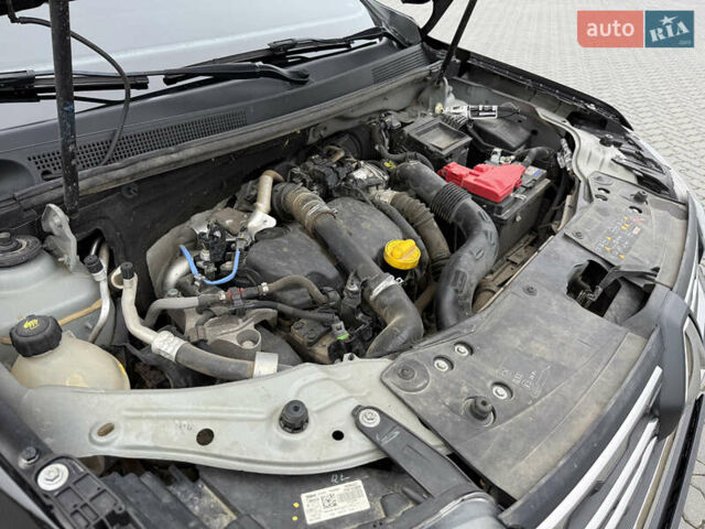 Чорний Рено Дастер, об'ємом двигуна 1.5 л та пробігом 45 тис. км за 18900 $, фото 28 на Automoto.ua