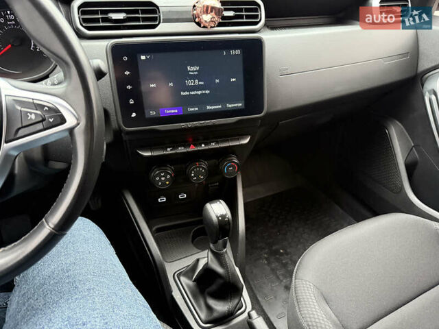 Чорний Рено Дастер, об'ємом двигуна 1.5 л та пробігом 45 тис. км за 18900 $, фото 24 на Automoto.ua