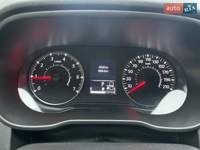 Чорний Рено Дастер, об'ємом двигуна 1.5 л та пробігом 36 тис. км за 21500 $, фото 13 на Automoto.ua