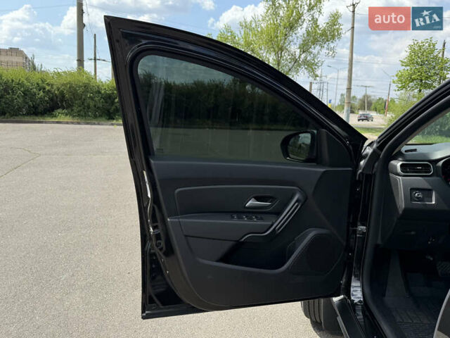 Черный Рено Дастер, объемом двигателя 1.5 л и пробегом 30 тыс. км за 23000 $, фото 21 на Automoto.ua