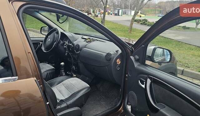 Коричневый Рено Дастер, объемом двигателя 1.6 л и пробегом 213 тыс. км за 11000 $, фото 9 на Automoto.ua