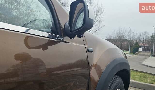 Коричневый Рено Дастер, объемом двигателя 1.6 л и пробегом 213 тыс. км за 11000 $, фото 6 на Automoto.ua