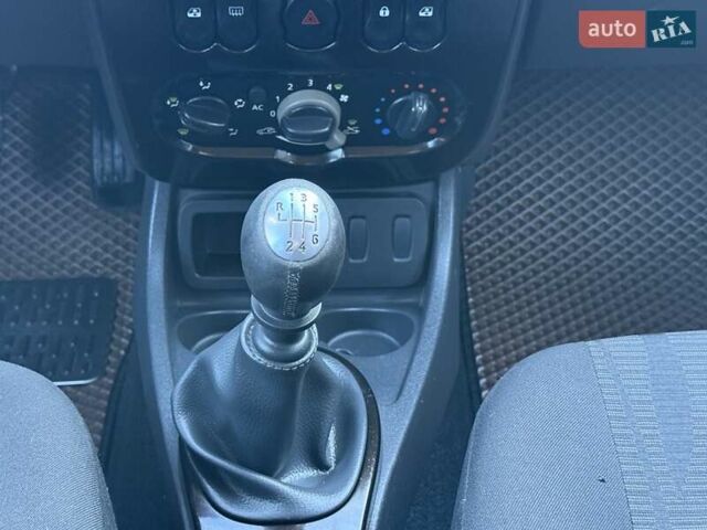 Рено Дастер 2010 в Борисполе на Automoto.ua Коричневый Рено Дастер, объемом двигателя 0 л и пробегом 180 тыс. км за 8200 $, фото 68 на Automoto.ua