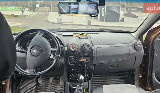 Коричневый Рено Дастер, объемом двигателя 1.6 л и пробегом 213 тыс. км за 11000 $, фото 10 на Automoto.ua