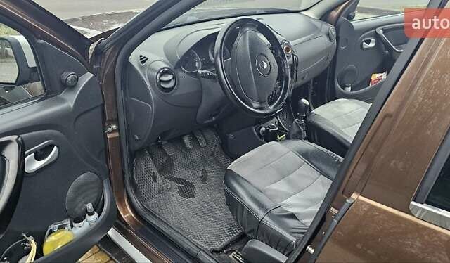 Коричневый Рено Дастер, объемом двигателя 1.6 л и пробегом 213 тыс. км за 11000 $, фото 11 на Automoto.ua