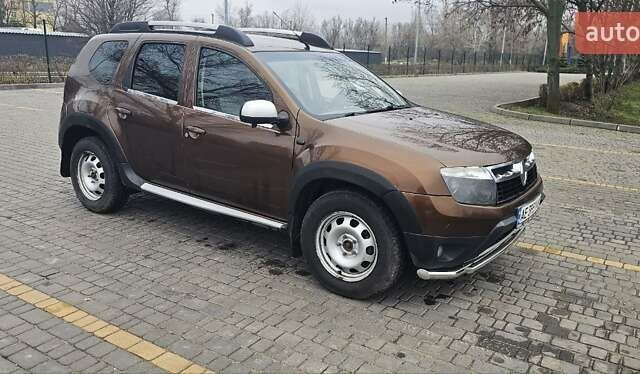 Коричневый Рено Дастер, объемом двигателя 1.6 л и пробегом 213 тыс. км за 11000 $, фото 5 на Automoto.ua