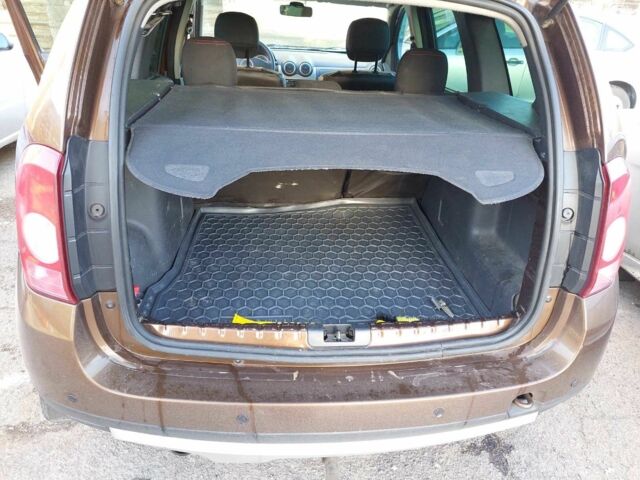 Рено Дастер 2012 у Кам'янське (Дніпродзержинськ) на Automoto.ua Коричневий Рено Дастер, об'ємом двигуна 1.6 л та пробігом 122 тис. км за 7700 $, фото 4 на Automoto.ua