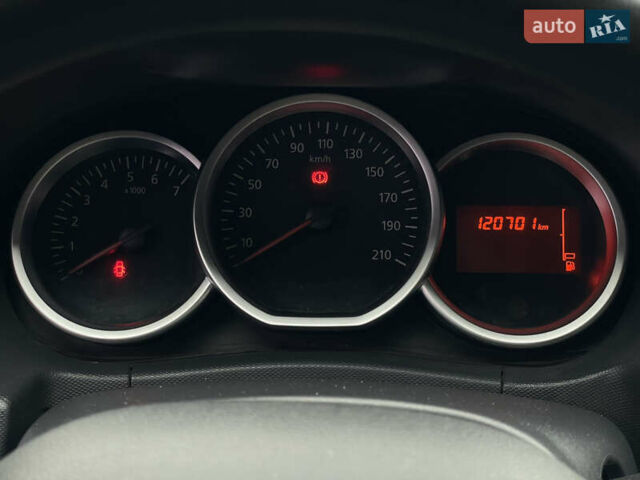 Коричневый Рено Дастер, объемом двигателя 1.46 л и пробегом 120 тыс. км за 12900 $, фото 12 на Automoto.ua