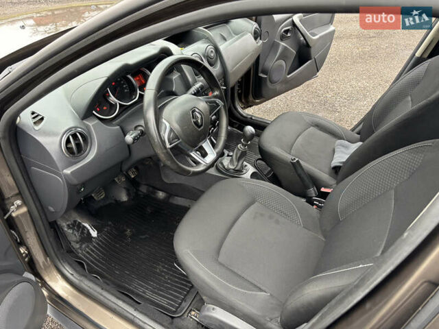 Коричневий Рено Дастер, об'ємом двигуна 1.6 л та пробігом 180 тис. км за 9999 $, фото 6 на Automoto.ua