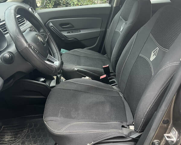 Коричневий Рено Дастер, об'ємом двигуна 1.6 л та пробігом 23 тис. км за 16000 $, фото 11 на Automoto.ua