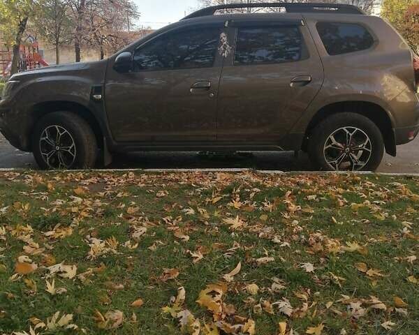 Коричневый Рено Дастер, объемом двигателя 1.6 л и пробегом 9 тыс. км за 18000 $, фото 1 на Automoto.ua