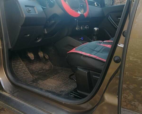 Коричневый Рено Дастер, объемом двигателя 1.6 л и пробегом 9 тыс. км за 18000 $, фото 9 на Automoto.ua