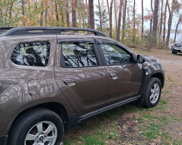 Коричневый Рено Дастер, объемом двигателя 1.6 л и пробегом 86 тыс. км за 15000 $, фото 3 на Automoto.ua