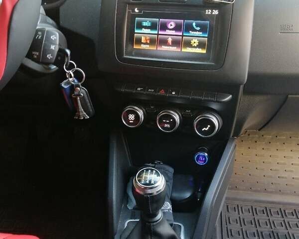 Коричневый Рено Дастер, объемом двигателя 1.6 л и пробегом 9 тыс. км за 18000 $, фото 13 на Automoto.ua