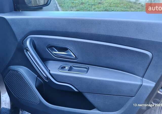 Коричневый Рено Дастер, объемом двигателя 1.6 л и пробегом 88 тыс. км за 16000 $, фото 8 на Automoto.ua