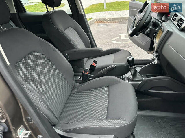 Коричневий Рено Дастер, об'ємом двигуна 1.6 л та пробігом 25 тис. км за 15900 $, фото 17 на Automoto.ua