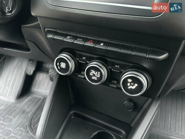 Коричневий Рено Дастер, об'ємом двигуна 1.6 л та пробігом 25 тис. км за 15900 $, фото 18 на Automoto.ua