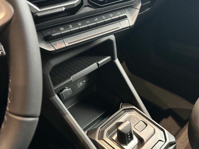 Коричневый Рено Дастер, объемом двигателя 0 л и пробегом 0 тыс. км за 26506 $, фото 5 на Automoto.ua