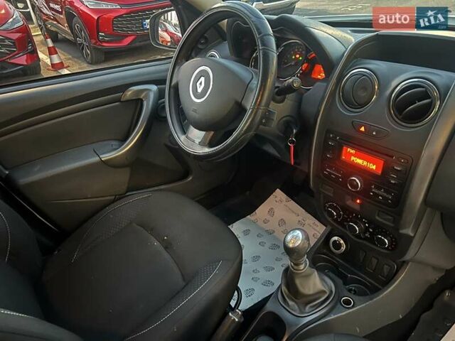 Красный Рено Дастер, объемом двигателя 1.46 л и пробегом 314 тыс. км за 8460 $, фото 17 на Automoto.ua