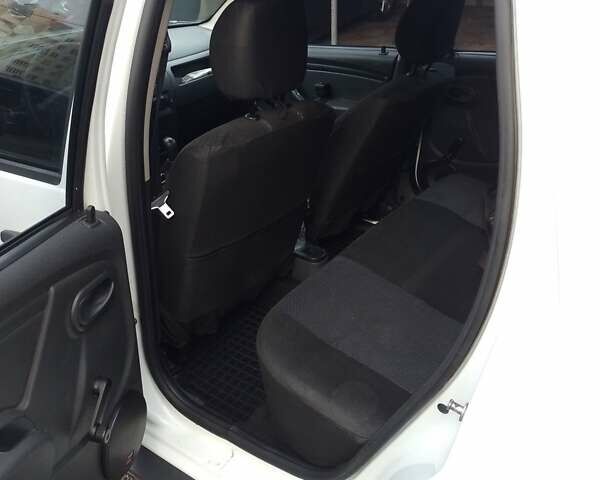 Рено Дастер, об'ємом двигуна 1.6 л та пробігом 210 тис. км за 7500 $, фото 8 на Automoto.ua