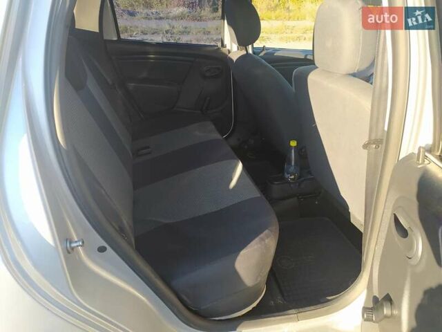 Рено Дастер, объемом двигателя 1.45 л и пробегом 230 тыс. км за 7900 $, фото 6 на Automoto.ua