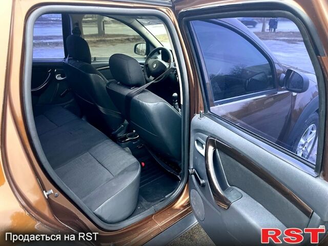 Рено Дастер, объемом двигателя 2 л и пробегом 182 тыс. км за 9900 $, фото 9 на Automoto.ua