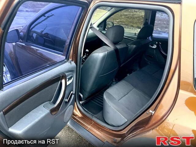 Рено Дастер, объемом двигателя 2 л и пробегом 182 тыс. км за 9900 $, фото 10 на Automoto.ua