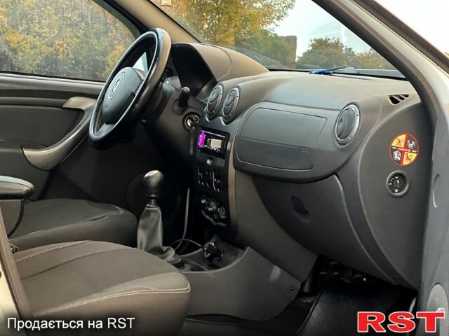 Рено Дастер, об'ємом двигуна 1.5 л та пробігом 233 тис. км за 9450 $, фото 7 на Automoto.ua