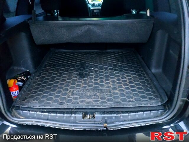 Рено Дастер, об'ємом двигуна 1.5 л та пробігом 177 тис. км за 8000 $, фото 1 на Automoto.ua