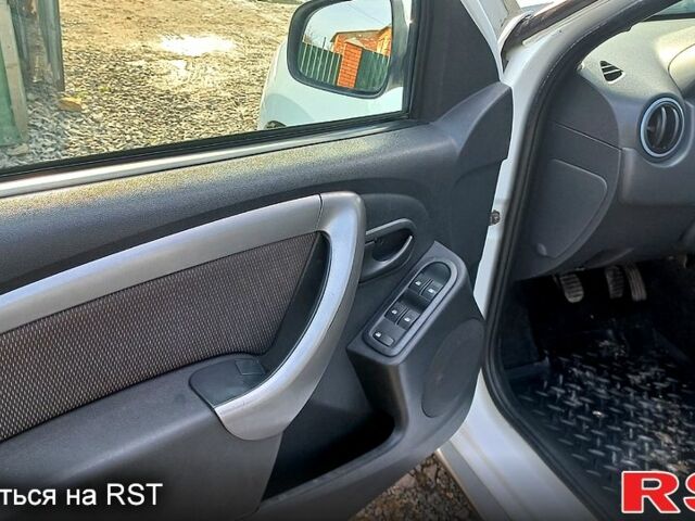 Рено Дастер, объемом двигателя 1.5 л и пробегом 148 тыс. км за 9000 $, фото 8 на Automoto.ua
