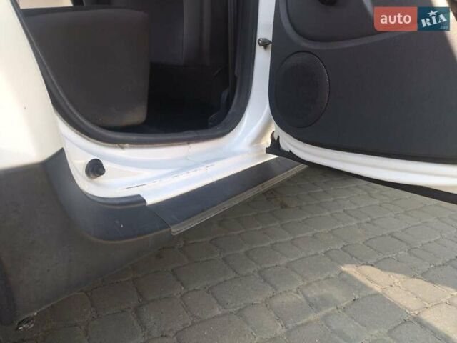 Рено Дастер, объемом двигателя 1.6 л и пробегом 120 тыс. км за 12600 $, фото 19 на Automoto.ua