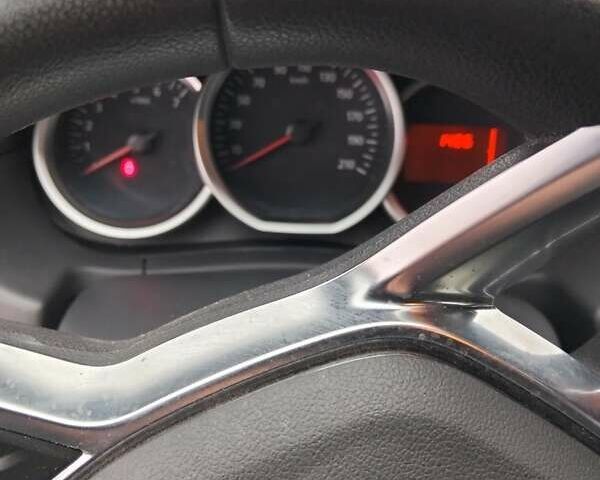 Рено Дастер, объемом двигателя 1.5 л и пробегом 305 тыс. км за 10200 $, фото 5 на Automoto.ua