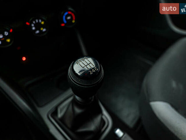 Рено Дастер, об'ємом двигуна 1.6 л та пробігом 94 тис. км за 13744 $, фото 16 на Automoto.ua