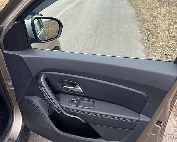 Рено Дастер, объемом двигателя 1.5 л и пробегом 50 тыс. км за 20000 $, фото 4 на Automoto.ua
