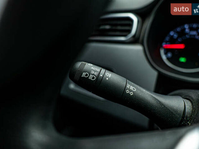 Рено Дастер, об'ємом двигуна 1.6 л та пробігом 94 тис. км за 13744 $, фото 13 на Automoto.ua