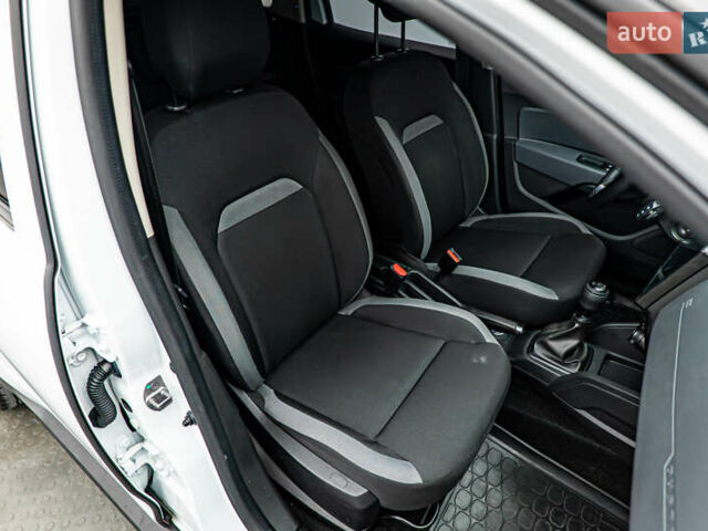 Рено Дастер, об'ємом двигуна 1.6 л та пробігом 94 тис. км за 13744 $, фото 18 на Automoto.ua