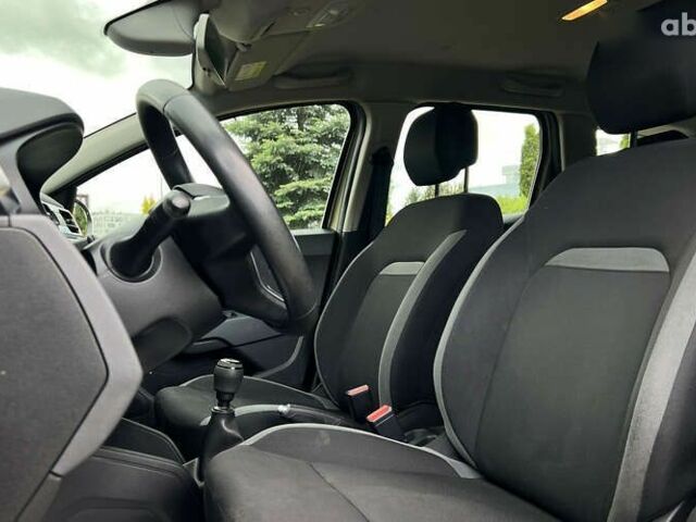 Рено Дастер, объемом двигателя 1.5 л и пробегом 121 тыс. км за 15490 $, фото 13 на Automoto.ua