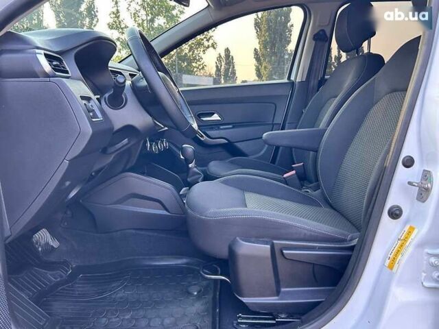 Рено Дастер, объемом двигателя 1.5 л и пробегом 80 тыс. км за 15200 $, фото 13 на Automoto.ua