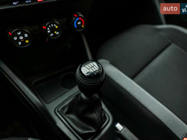 Рено Дастер, объемом двигателя 1.5 л и пробегом 111 тыс. км за 16360 $, фото 13 на Automoto.ua