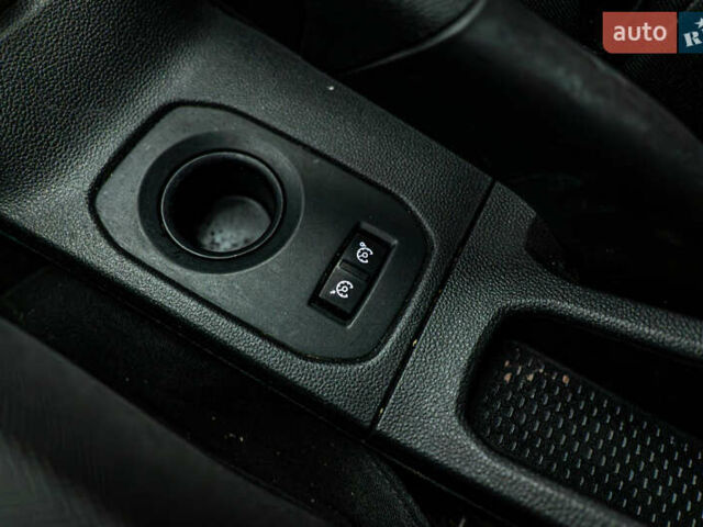 Рено Дастер, объемом двигателя 1.5 л и пробегом 111 тыс. км за 16360 $, фото 14 на Automoto.ua