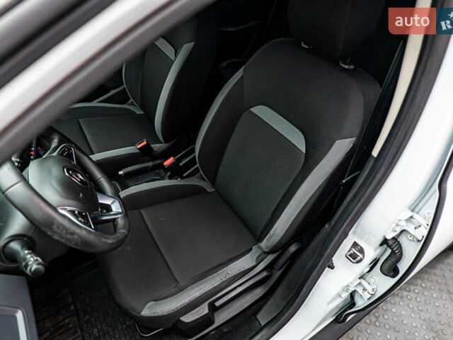 Рено Дастер, объемом двигателя 1.5 л и пробегом 111 тыс. км за 16360 $, фото 6 на Automoto.ua