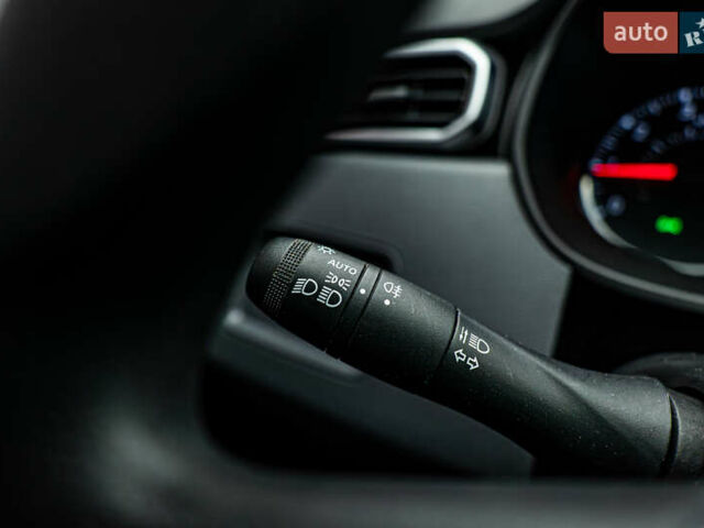 Рено Дастер, об'ємом двигуна 1.5 л та пробігом 115 тис. км за 17558 $, фото 15 на Automoto.ua