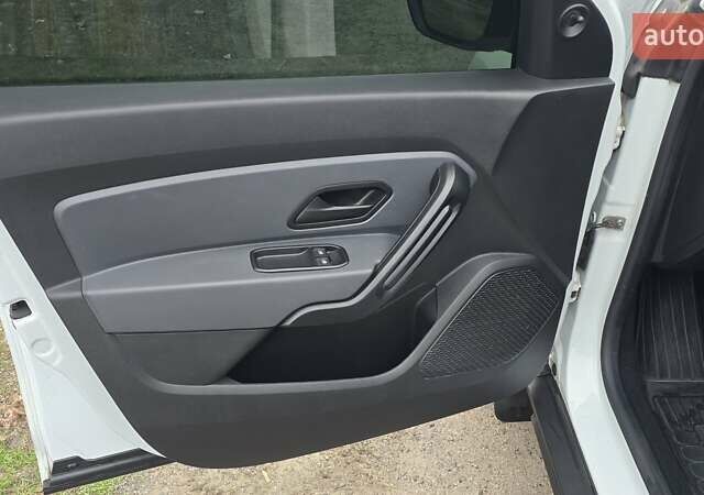 Рено Дастер, объемом двигателя 1.6 л и пробегом 96 тыс. км за 15700 $, фото 27 на Automoto.ua