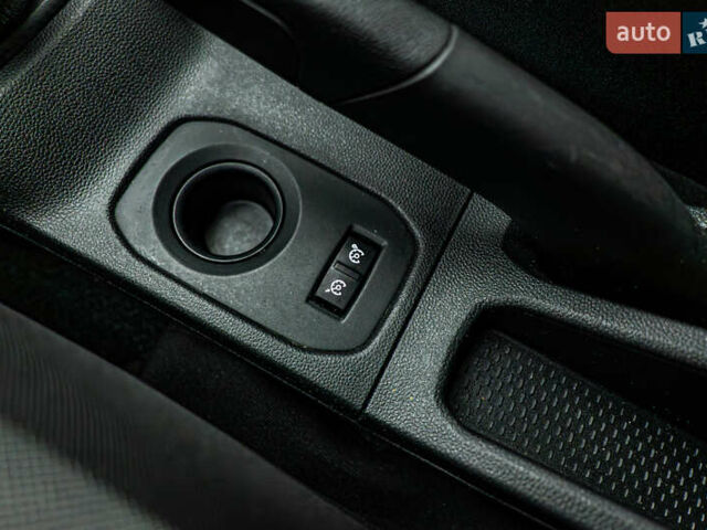 Рено Дастер, об'ємом двигуна 1.5 л та пробігом 115 тис. км за 17558 $, фото 16 на Automoto.ua