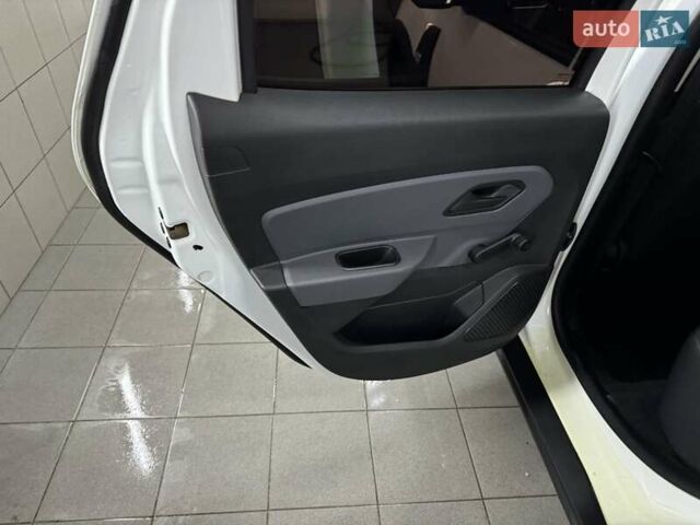 Рено Дастер, объемом двигателя 1.5 л и пробегом 75 тыс. км за 19999 $, фото 25 на Automoto.ua