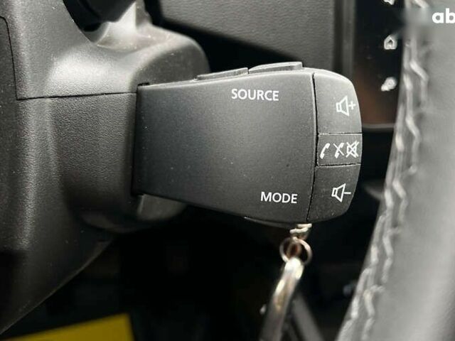 Рено Дастер, объемом двигателя 1.6 л и пробегом 46 тыс. км за 17700 $, фото 24 на Automoto.ua