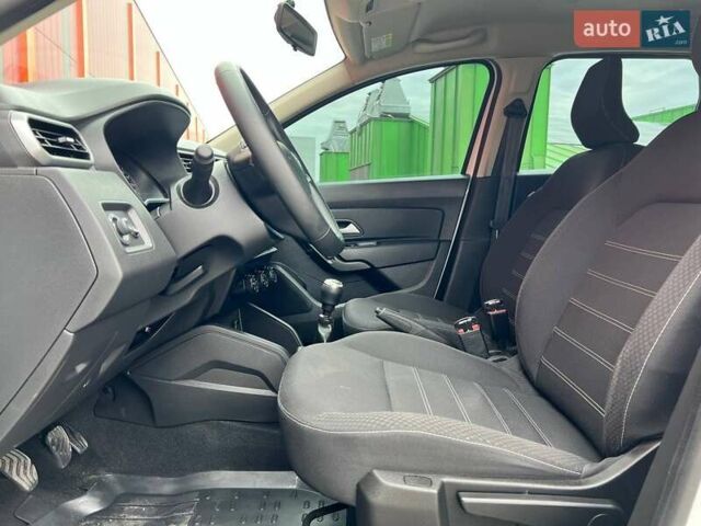 Рено Дастер, объемом двигателя 1.5 л и пробегом 180 тыс. км за 19200 $, фото 18 на Automoto.ua